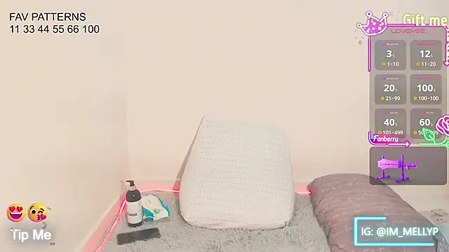 Mellyparker  online show from 10-11-25, 03:21