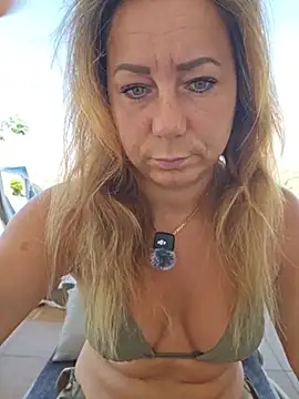 Snapshot of angela_88 chatting on 07-03-26, 10:43 angela 88 online show from 07-03-26, 10:43