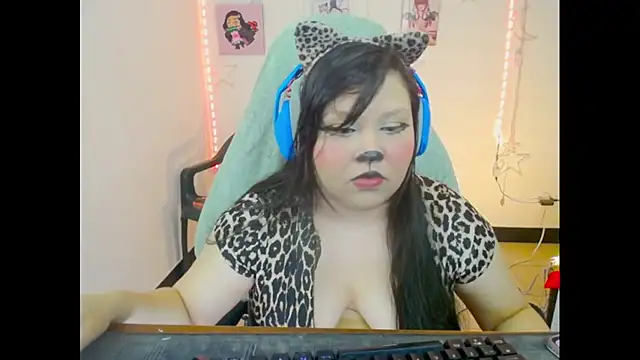 crystal7u7 online show from 11-05-25, 08:31