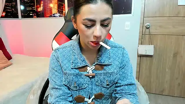 Snapshot of Kendall_Sophy chatting on 02-20-25, 07:41 Kendall Sophy online show from 02-20-25, 07:41