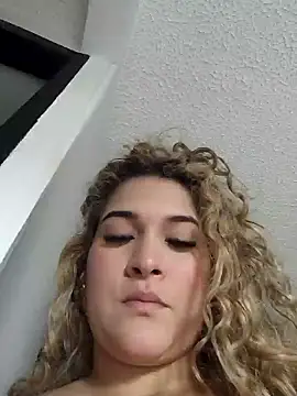 Sara smiiith211 online show from 01-11-26, 04:56