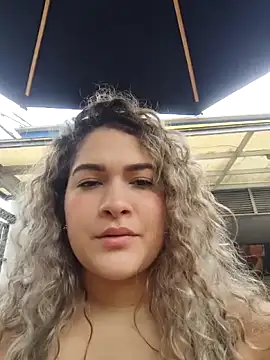 Sara smiiith211 online show from 03-25-26, 06:03