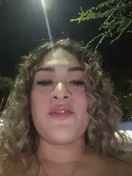 Sara smiiith211 online show from 05-16-26, 11:57