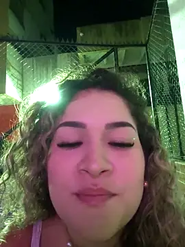 Sara smiiith211 online show from 06-16-26, 01:19