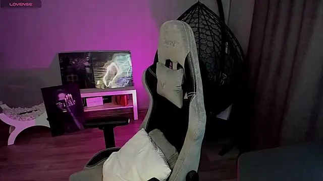 lily williamss online show from 03-14-25, 01:05