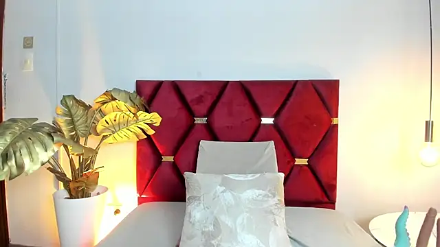 Emilywatsonn online show from 02-15-26, 02:14