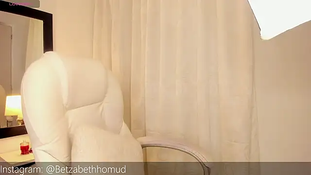 BetzabethHomud0 online show from 10-23-25, 04:56