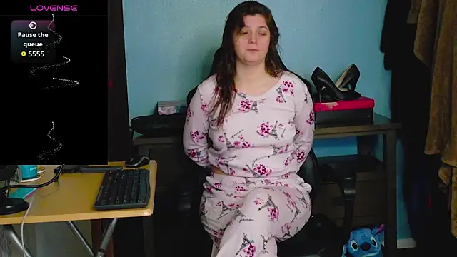 TreeJeanne online show from 11-20-25, 03:18