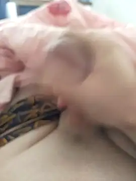 Snapshot of xozox chatting on 10-25-25, 09:06 xozox online show from 10-25-25, 09:06