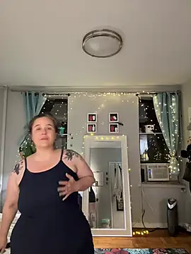 Snapshot of sylviahhh chatting on 06-16-26, 01:30 sylviahhh online show from 06-16-26, 01:30