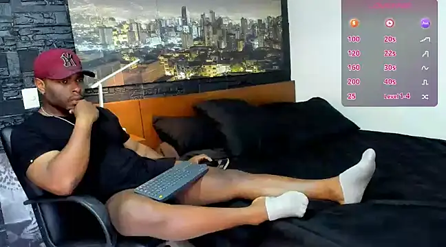 Snapshot of thomas_santtos1 chatting on 01-24-25, 01:14 thomas santtos1 online show from 01-24-25, 01:14