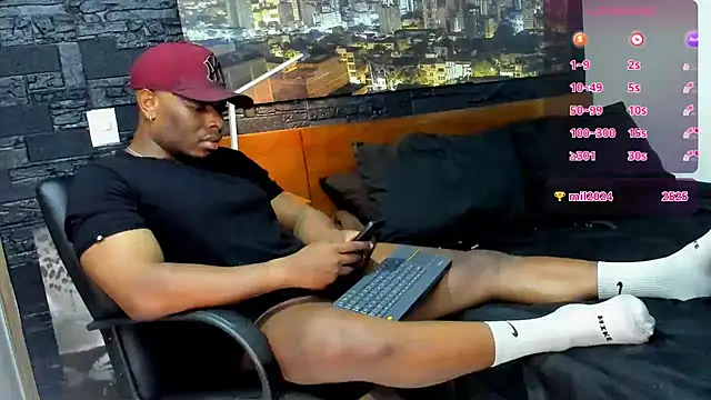 Snapshot of thomas_santtos1 chatting on 01-31-25, 02:37 thomas santtos1 online show from 01-31-25, 02:37