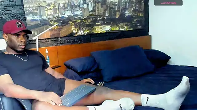 Snapshot of thomas_santtos1 chatting on 02-25-25, 09:02 thomas santtos1 online show from 02-25-25, 09:02