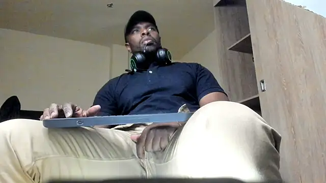 thomas santtos1 online show from 07-24-26, 04:21