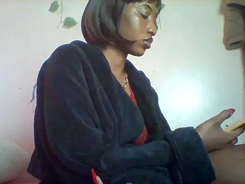 Queeen model online show from 06-25-26, 12:53