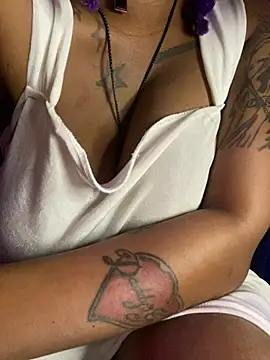 Cherrytowild online show from 02-12-26, 03:51