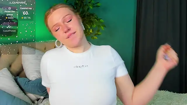 Snapshot of Naomi_B1ack chatting on 03-13-26, 03:13 Naomi B1ack online show from 03-13-26, 03:13