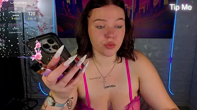 Snapshot of Naomi_B1ack chatting on 07-28-26, 01:01 Naomi B1ack online show from 07-28-26, 01:01