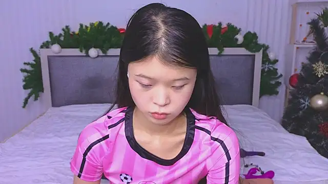 Snapshot of Tina_Kim_ chatting on 12-21-24, 07:45 Tina Kim online show from 12-21-24, 07:45