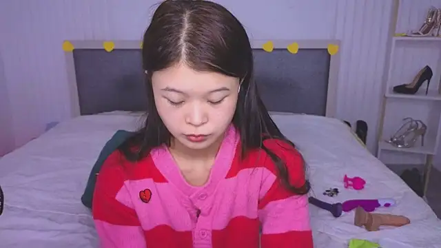 Snapshot of Tina_Kim_ chatting on 02-06-25, 10:48 Tina Kim online show from 02-06-25, 10:48