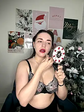 HoneySweetBee online show from 12-15-25, 05:23