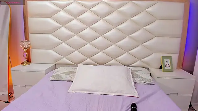 NinnaVous online show from 04-21-26, 01:18