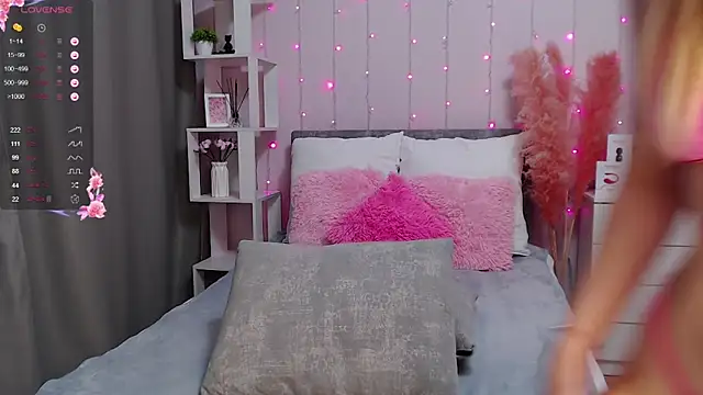 Snapshot of PornoGirlX chatting on 01-14-25, 12:33 PornoGirlX online show from 01-14-25, 12:33