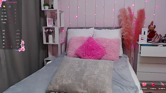 Snapshot of PornoGirlX chatting on 01-15-25, 07:05 PornoGirlX online show from 01-15-25, 07:05