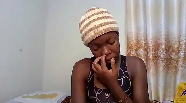 hunnybee007 online show from 03-17-25, 01:46