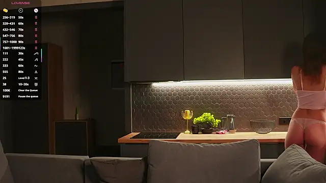 IdaJonesy online show from 11-28-25, 09:39