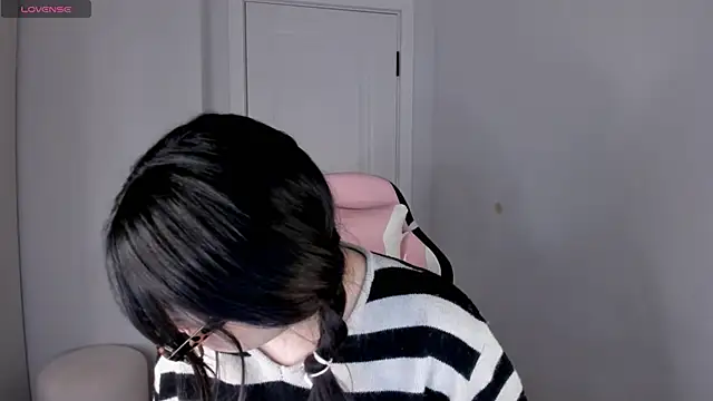 hee young11 online show from 01-19-26, 07:23