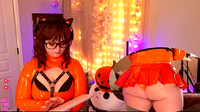 Angel-Lewd-Cake online show from 10-19-25, 06:03