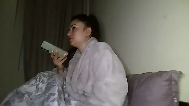 Linusya online show from 11-06-25, 05:03