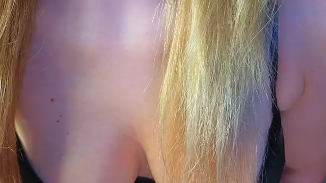 Snapshot of Lina-hill chatting on 01-24-25, 12:41 Lina-hill online show from 01-24-25, 12:41