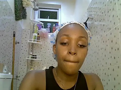 Snapshot of coco-bela chatting on 09-22-25, 04:31 coco-bela online show from 09-22-25, 04:31