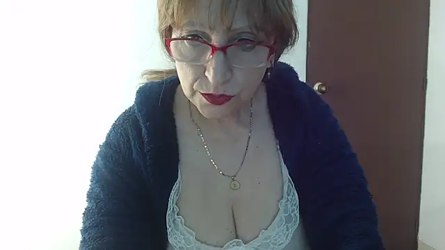 Lilly macflyy online show from 10-30-25, 06:41