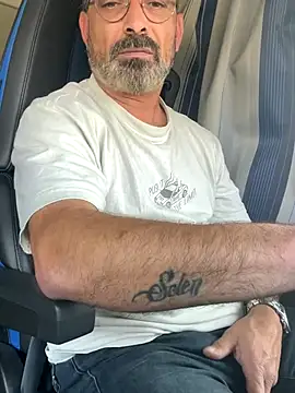 Snapshot of dzhakar chatting on 10-01-25, 11:27 dzhakar online show from 10-01-25, 11:27