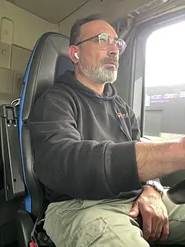 Snapshot of dzhakar chatting on 10-23-25, 10:47 dzhakar online show from 10-23-25, 10:47