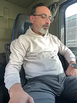 Snapshot of dzhakar chatting on 10-30-25, 12:06 dzhakar online show from 10-30-25, 12:06