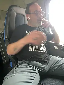 Snapshot of dzhakar chatting on 02-03-26, 12:32 dzhakar online show from 02-03-26, 12:32