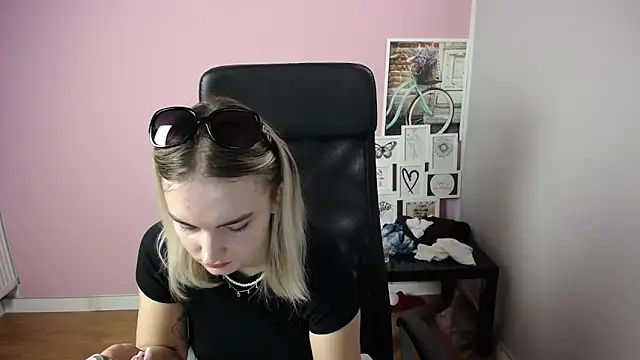 viktoria lovely online show from 09-20-25, 09:21