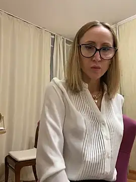 LauraDavis online show from 12-03-25, 07:34