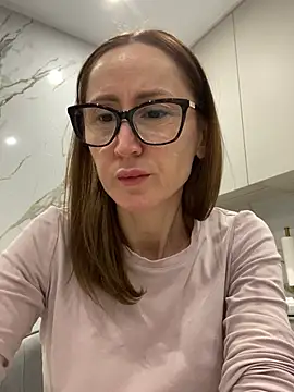 LauraDavis online show from 03-05-26, 01:29