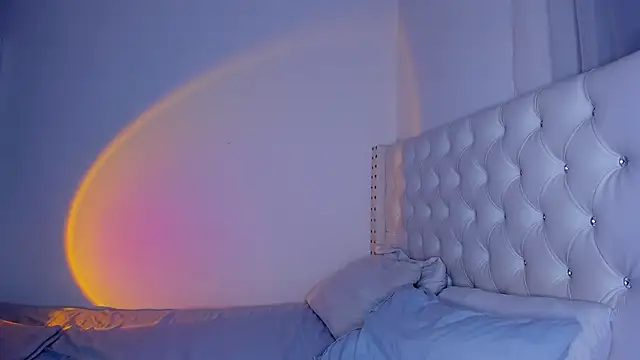 Snapshot of IsabelaVanegas_ chatting on 02-09-25, 05:08 IsabelaVanegas online show from 02-09-25, 05:08