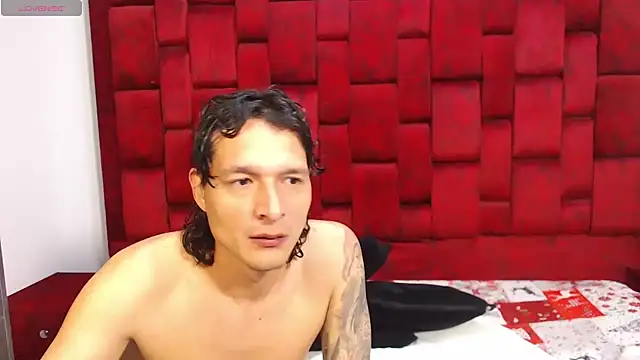 Snapshot of Couple_No_Limits chatting on 11-04-25, 01:54 Couple No Limits online show from 11-04-25, 01:54