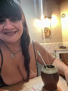 Snapshot of Sensualmente333 chatting on 05-16-26, 11:53 Sensualmente333 online show from 05-16-26, 11:53