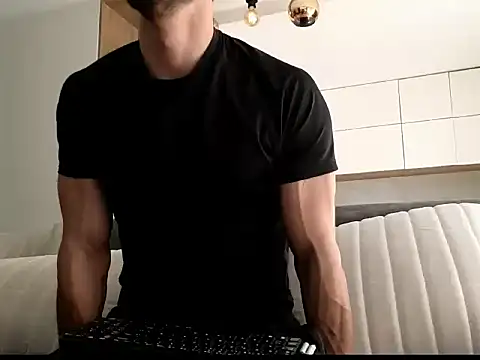 Phantom Bigger1 online show from 12-18-25, 02:34