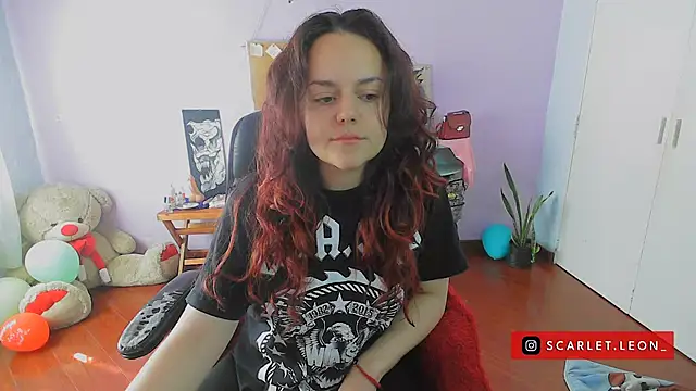 Snapshot of Scarletleon77 chatting on 12-05-24, 02:44 Scarletleon77 online show from 12-05-24, 02:44