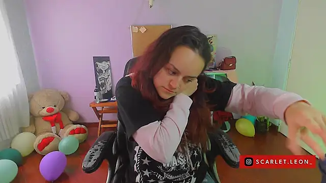 Snapshot of Scarletleon77 chatting on 12-06-24, 03:00 Scarletleon77 online show from 12-06-24, 03:00