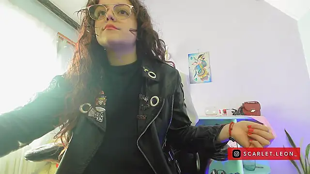 Snapshot of Scarletleon77 chatting on 01-16-25, 02:30 Scarletleon77 online show from 01-16-25, 02:30
